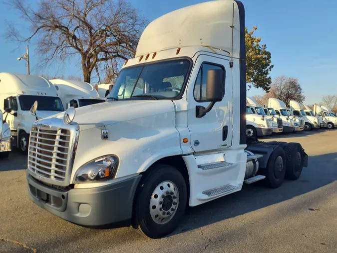 2019 FREIGHTLINER/MERCEDES CASCADIA 125e8afd907d10f5fda5f6e3cef456df5c7