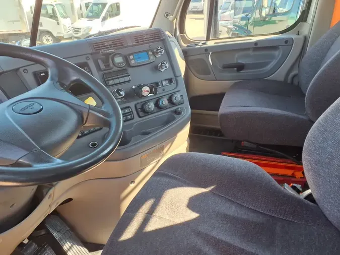 2019 FREIGHTLINER/MERCEDES CASCADIA 125