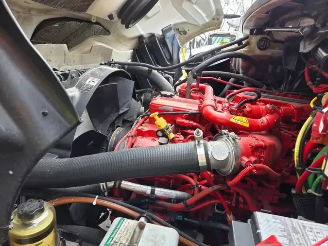 2021 FREIGHTLINER/MERCEDES M2 106