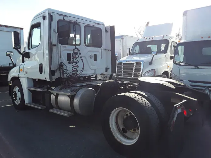 2017 FREIGHTLINER/MERCEDES CASCADIA 125