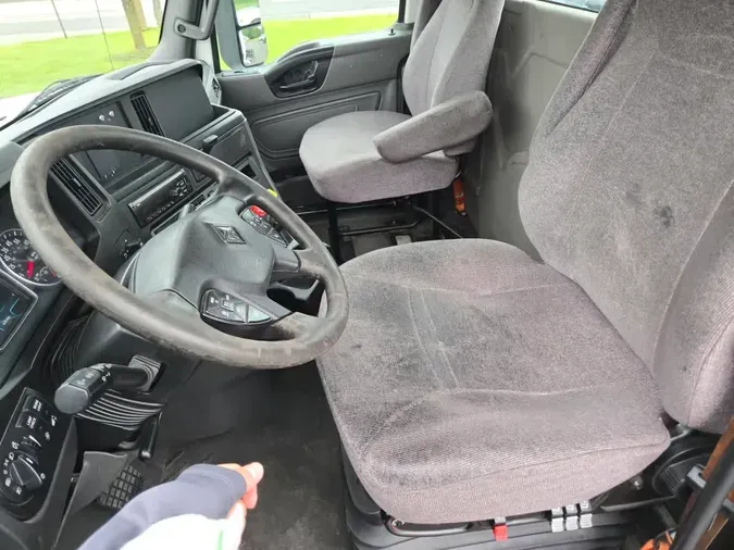 2019 NAVISTAR INTERNATIONAL LT625 DAYCAB T/A