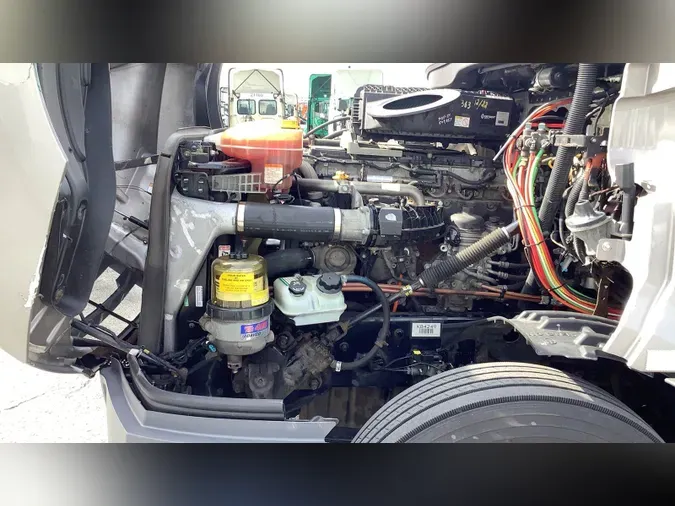 2019 Freightliner Cascadia 126