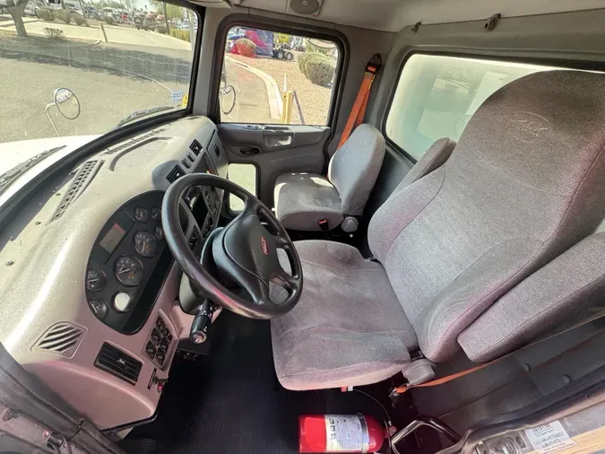 2020 Peterbilt 337