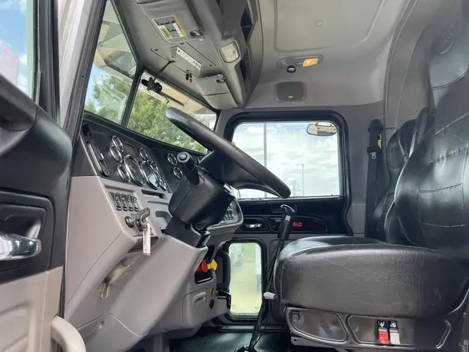 2018 Peterbilt 389