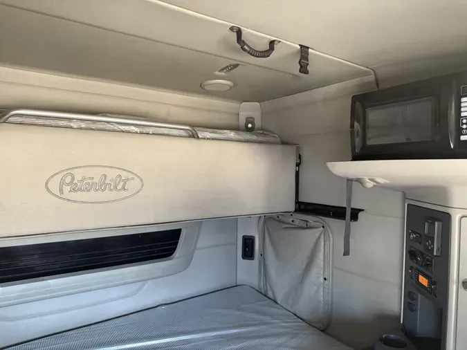 2022 Peterbilt 567