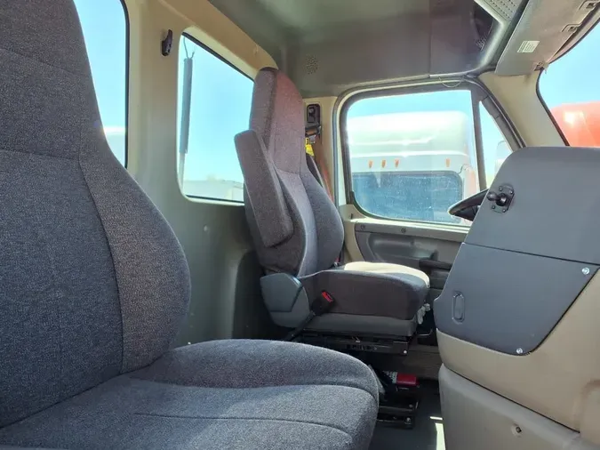 2017 FREIGHTLINER/MERCEDES CASCADIA 125e8be0bbeff8bf34d7900ebf27477f2f1