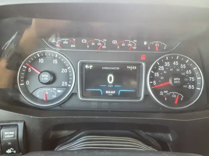 2019 NAVISTAR INTERNATIONAL LT625 SLPR CAB