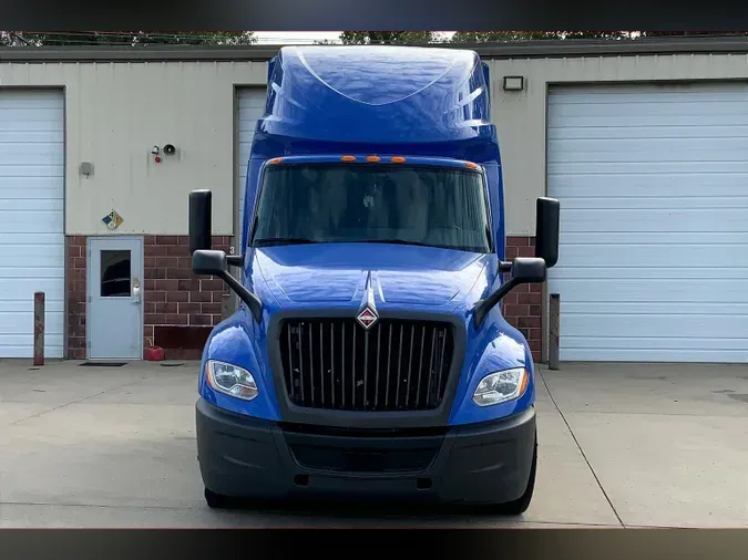 2022 INT LT625 6x4