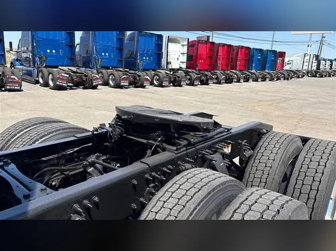 2021 FREIGHTLINER CA126