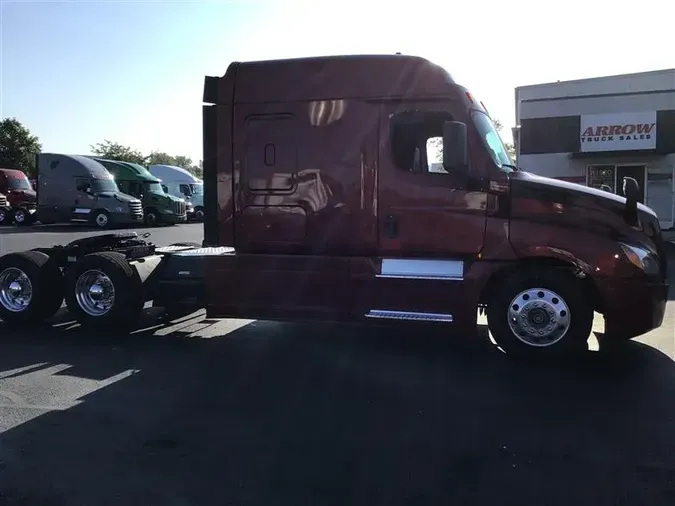 2019 FREIGHTLINER CA126