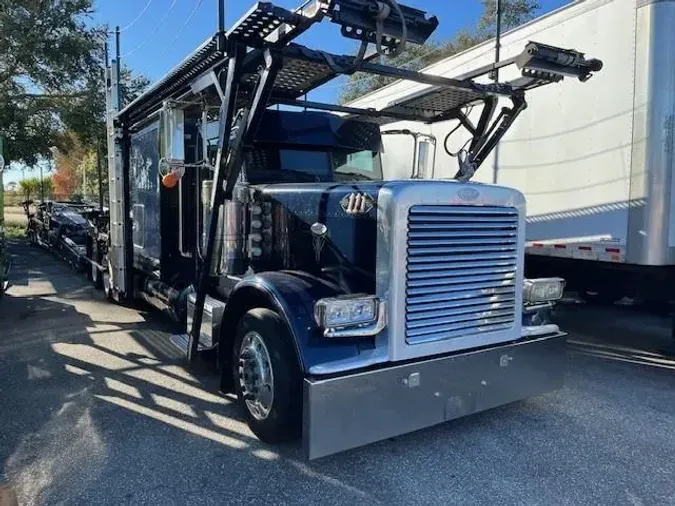 2022 Peterbilt 389