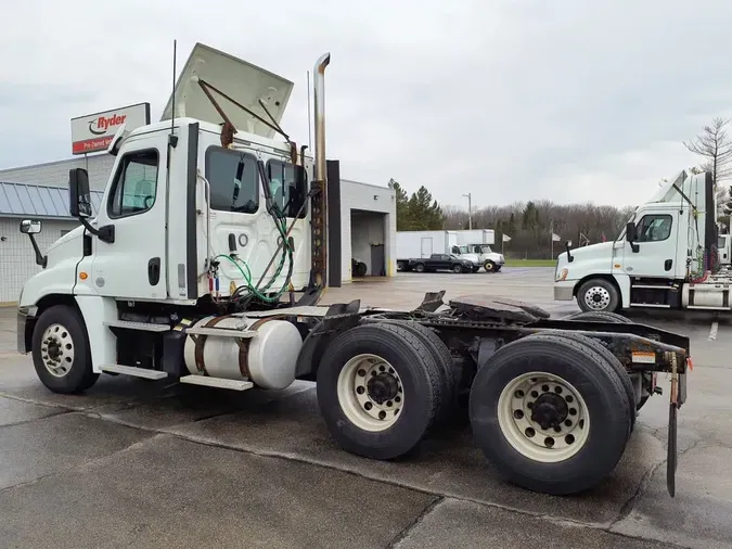 2018 FREIGHTLINER/MERCEDES CASCADIA 125