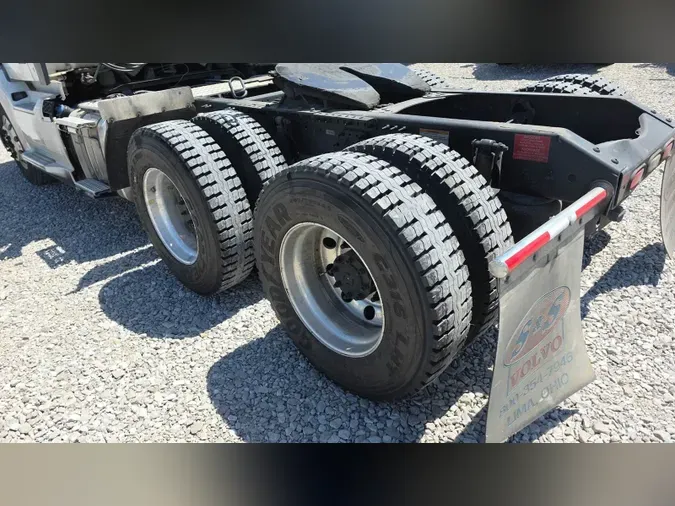 2019 Volvo VNL300