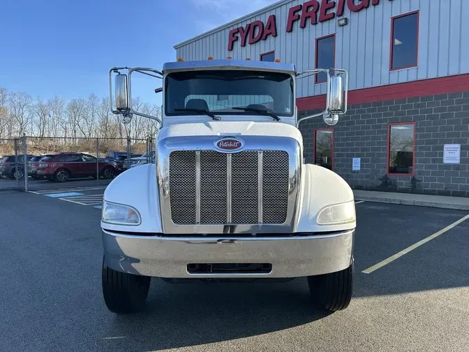 2018 Peterbilt 348