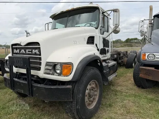 2005 MACK GRANITE CV713