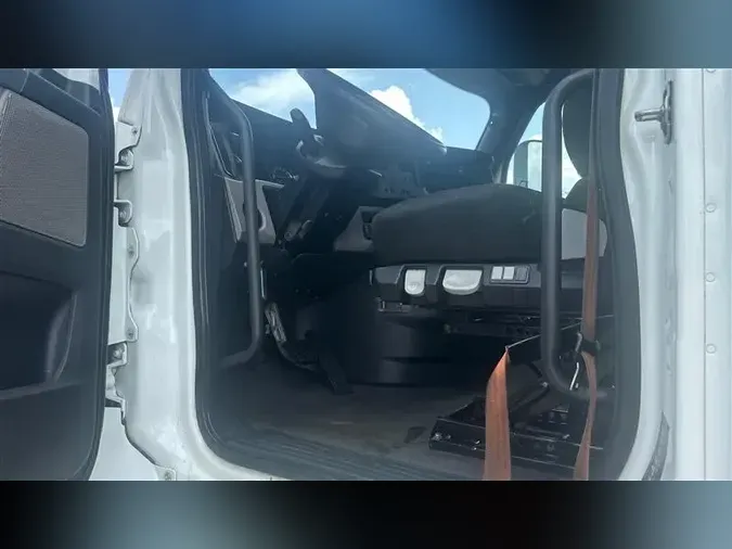 2020 FREIGHTLINER CA126