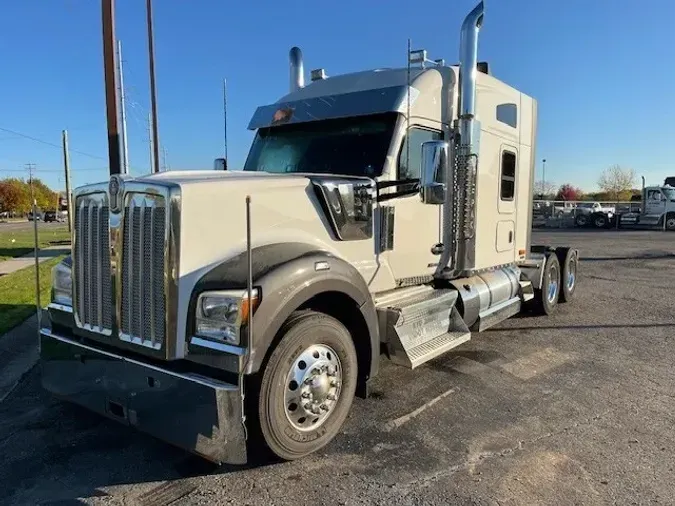2023 Kenworth W990e8df1ba2af2d26007edecb89405ab540