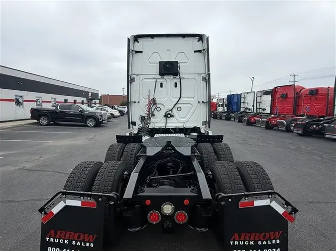 2021 FREIGHTLINER CA126