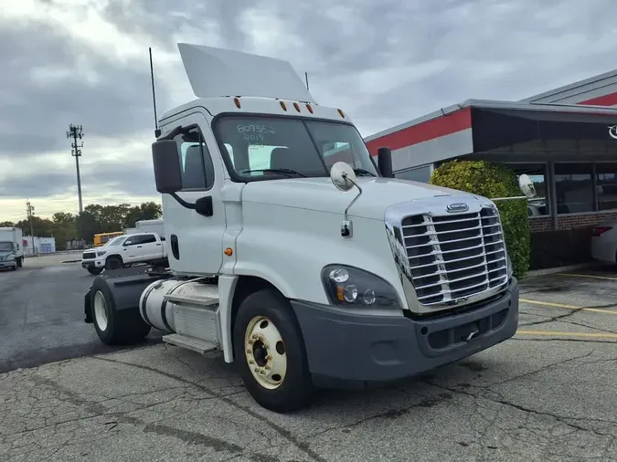 2019 FREIGHTLINER/MERCEDES CASCADIA 125e8e18fd09c235fc40cf632ffc39c82f8