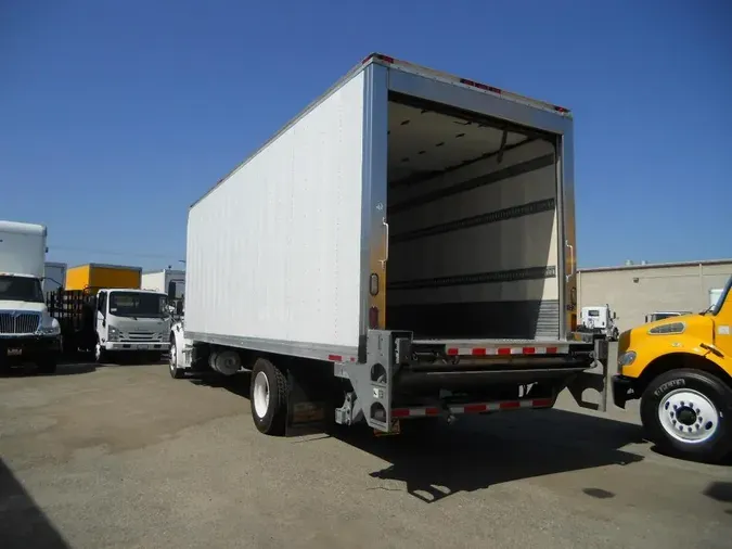 2019 Freightliner Business Class M2 106