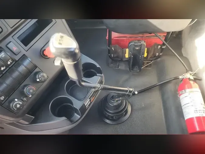 2018 INTERNATIONAL RH613