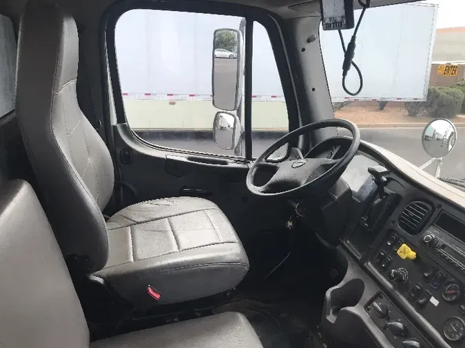 2017 FREIGHTLINER M2