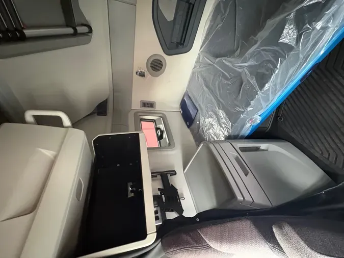 2027 VOLVO TRUCK VNL64TV04e8e52e2ede2033147ed0d0e32b5d36ce