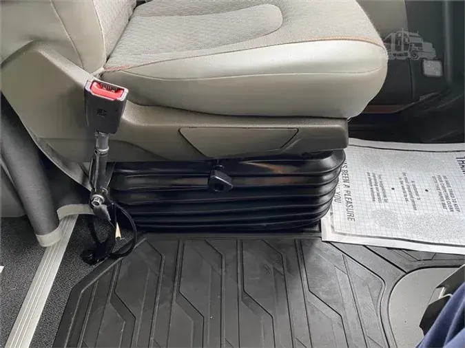 2019 VOLVO VNL64T760