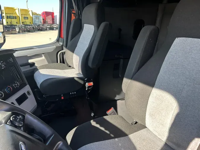 2021 Freightliner Cascadia