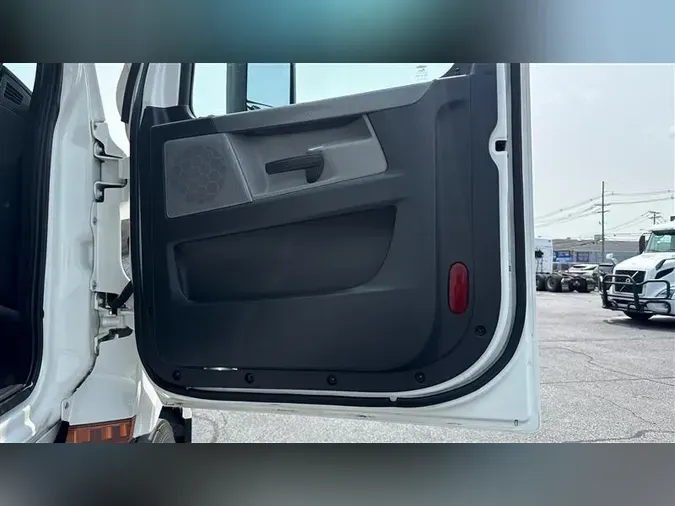 2021 FREIGHTLINER CA116