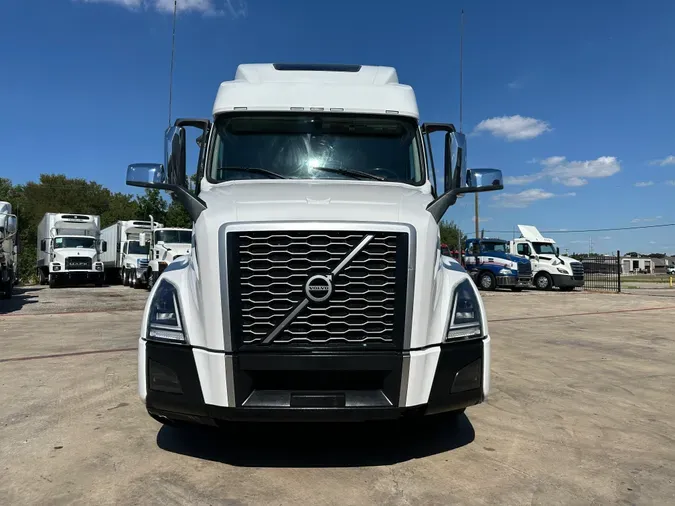 2023 VOLVO VNL64T860