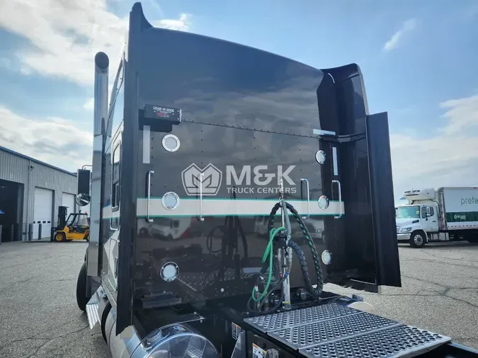 2022 KENWORTH W900L