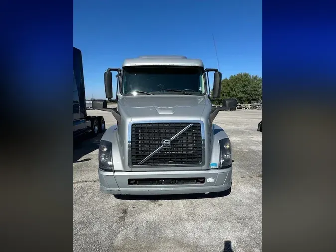 2017 VOLVO VNL64T630