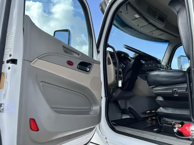 2022 Peterbilt 567