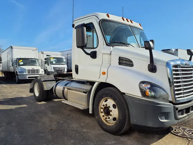 2019 FREIGHTLINER/MERCEDES CASCADIA 113