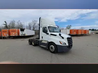 2020 Freightliner Cascadia 126