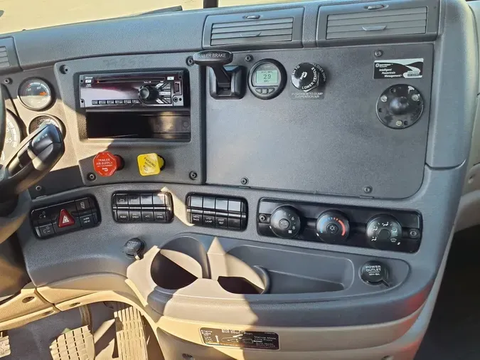 2018 FREIGHTLINER CASCADIA 113