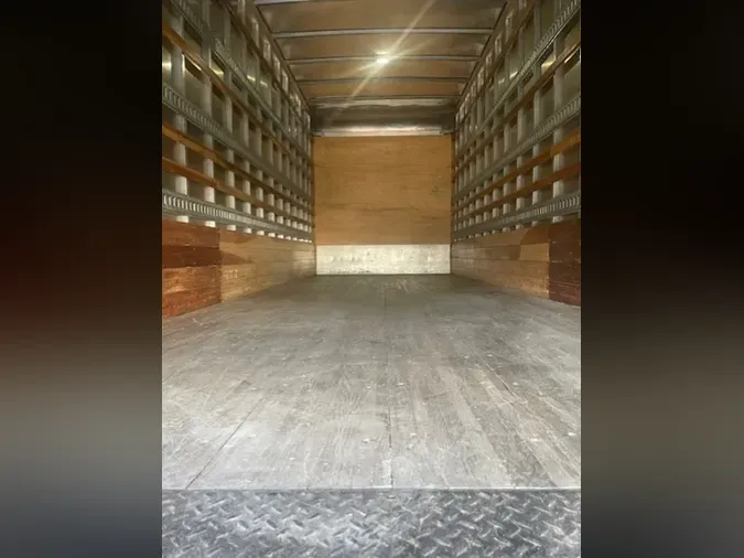 2018 FREIGHTLINER M2 106