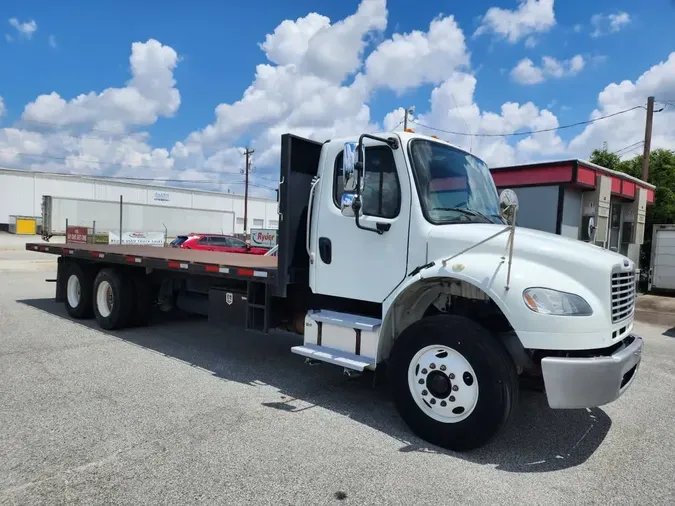 2018 FREIGHTLINER M2 106