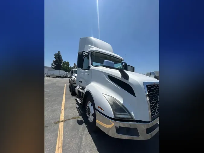 2019 VOLVO VNL64T-300e90aa93e96a8d681b0eee2a184e564a6