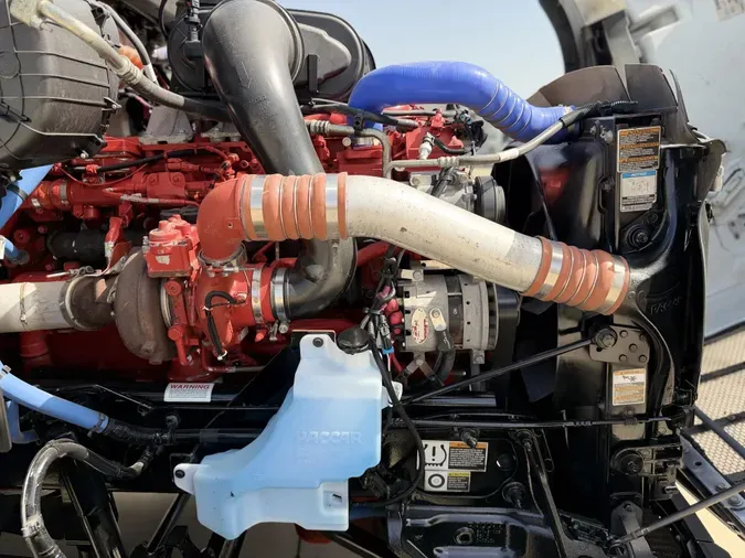 2022 Peterbilt 579e90c48f2f44fb3d357e6308a7fe67515