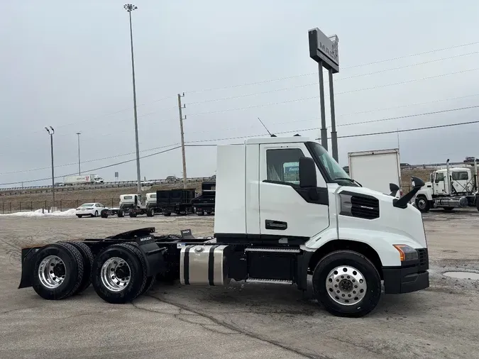 2027 MACK ANTHEM 64Te90def08016bf02d1ec0b3bce2e8d957