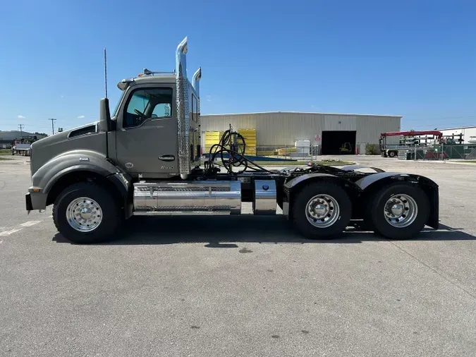 2026 Kenworth T880