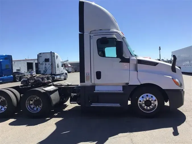 2021 FREIGHTLINER CA126e90f1d4cccd5a285eb80b5f3d295b42f