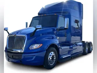 2022 International LT625