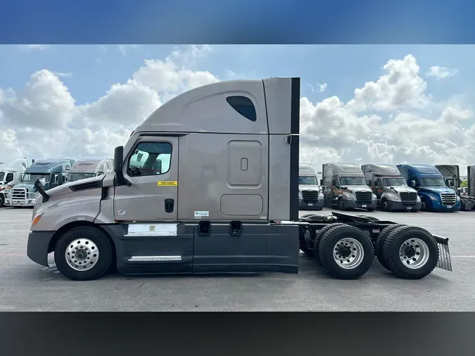 2023 Freightliner Cascadia