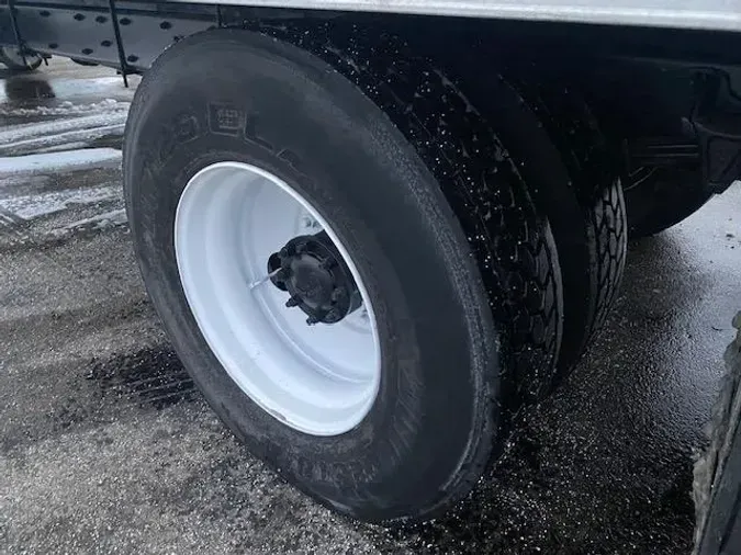 2022 Freightliner Business Class M2 106