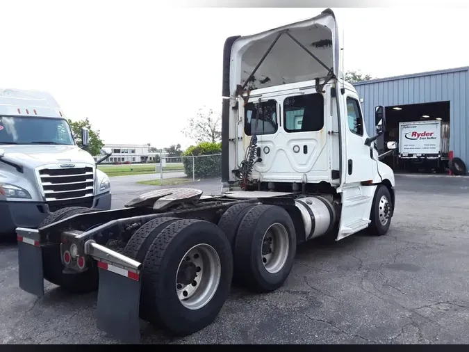 2018 FREIGHTLINER NEW CASCADIA PX12664
