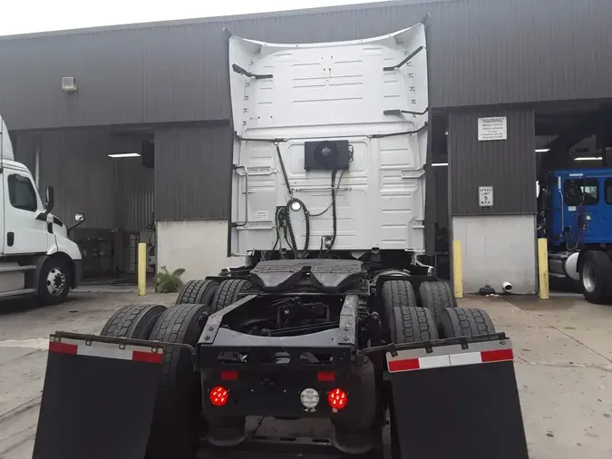 2019 VOLVO VNL64T-760