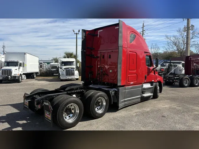 2022 Freightliner Cascadia